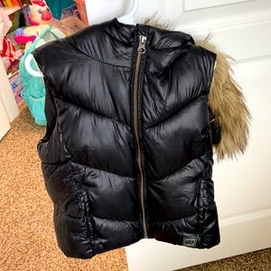 Girls Gap Puffer Vest